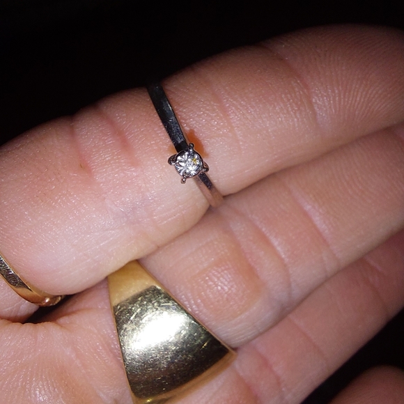 10K P white gold genuine diamond ring, size 5.25 - Picture 8 of 8